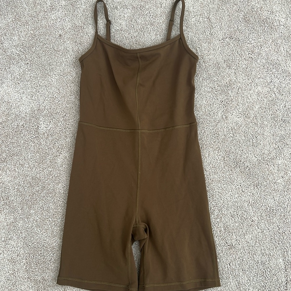 Fun piece to wear and look great around the house or dress up and go out 😁